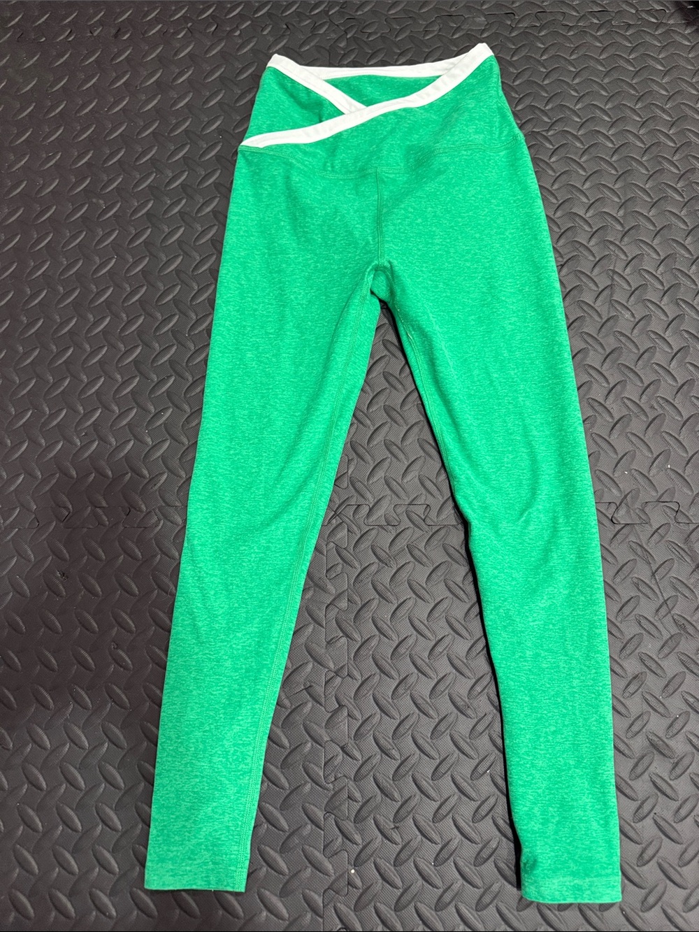 Beyond Yoga womens' Emerald Leggings with White Crossover Waist